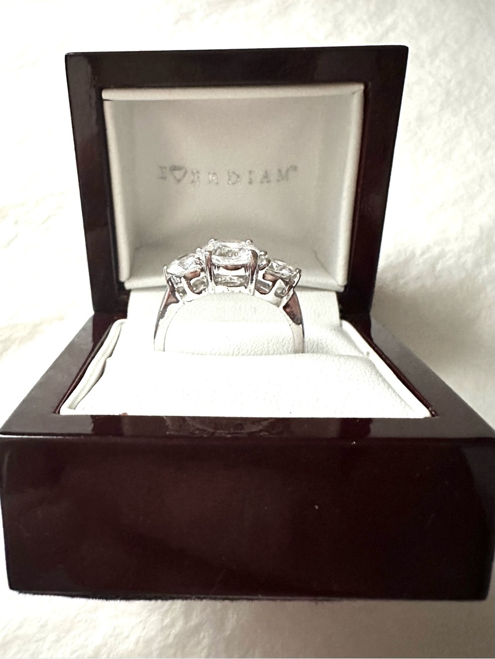 Everdiam 3 Stone Ring - Picture 8 of 8